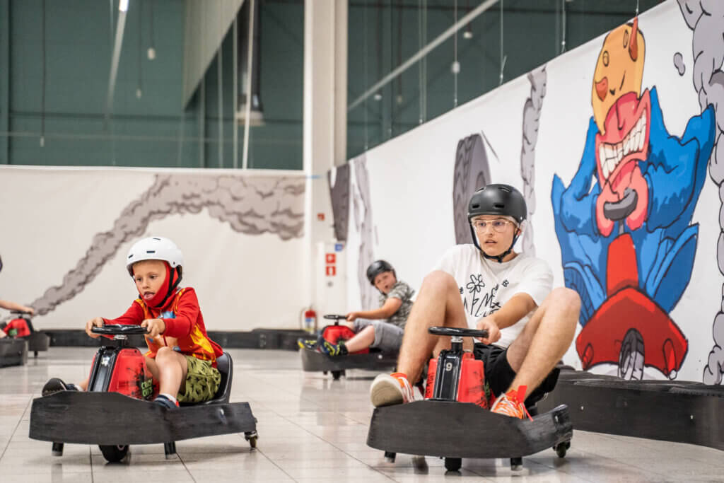 CrazyCarts - jazda driftująca na torze
